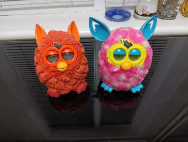 Игрушки: Мягкие игрушки и три фарфоровые статуэтки, и другие игрушки Цена 20 - — 10