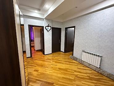 ramanıda kirayə ev: Təcili Satılır 📍Gilan binasında 3 ci mərtəbə 5 otaglı 132 kv 4 otaqlı — 7