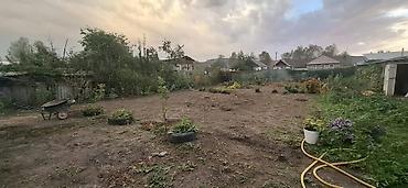 hous kg: Продаётся жилой дом в городе Каракол (пристань) есть хоз постройки — 8