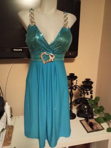 midi haljine za punije: Plava svečana haljina