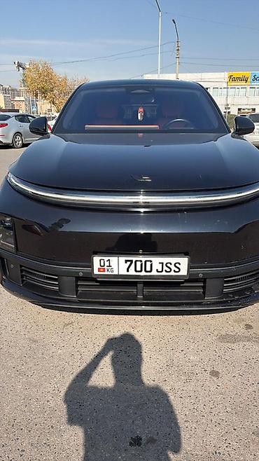 hongqi ehs9: Lixiang L7: 2023 г., 1.5 л, Автомат, Электромобиль, Кроссовер — 1