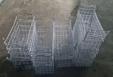 Kasalar: Şüşəli dolab vitrini