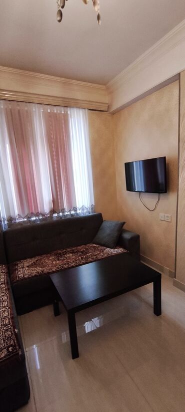 Uzunmüddətli kirayə mənzillər: XİRDALAN QƏNCLƏR SƏHƏRCİYİ. Riyat TİCERET mərkəziyle üzbəüz. 11 — 3