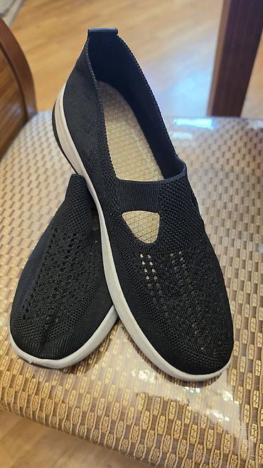 Qadın rahat ayaqqabısı – toxunma mesh slip-on.1 dəfə geyilib - Rəng