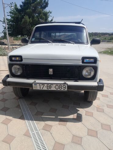 07 lada 2017: VAZ (LADA) : 1.6 l | 1979 il | 385000 km Universal