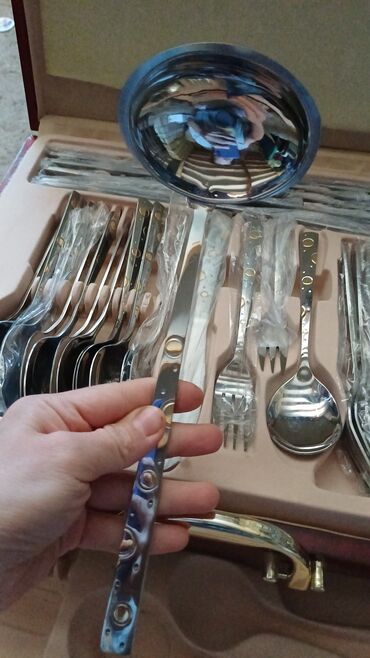 Süfrə ləvazimat dəstləri: Paslanmayan poladdan stolüstü dəst – futlyarlı - Komplekt: bıçaq — 4