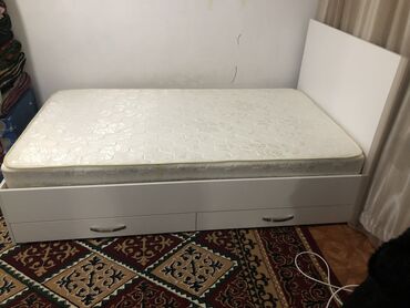 кровать полуторка бу: Продаётся кровать вместе с матрасом Размер 1,10/2 м полутора
