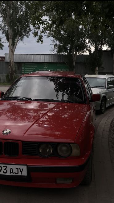 gl 100: BMW 525: 1989 г., 2.5 л, Механика, Бензин, Седан