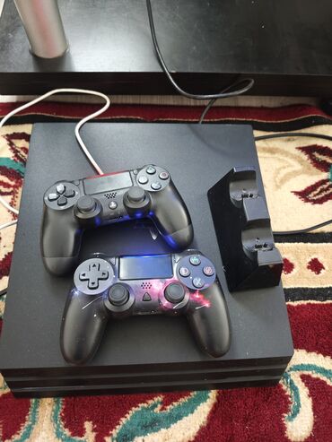 PS4 (Sony PlayStation 4): Продаю ПС 4 ПРО привёз с Европы почистили работает тихо не шумит как