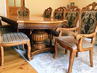 masa örtüsü: Klassik stol stul satılır Açılan böyük stol və 8 ədəd stul (2-si