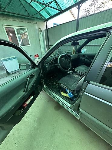 ef m: Volkswagen Passat: 1993 г., 1.8 л, Механика, Бензин, Седан — 6