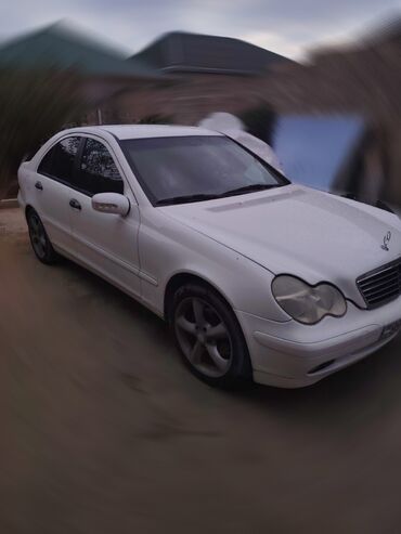 Mercedes-Benz: Mercedes-Benz C-Class: 2 l | 2000 il Sedan