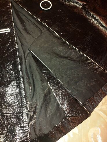 Plaşlar: L razmer. 110 sm uzunluq .baha alinib .1-2 defe geynilib. cox — 10