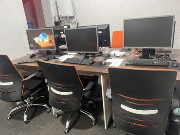 столы для компютера: Комплект офисной мебели, Кресло, Стол, Б/у
