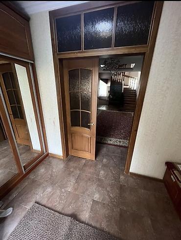 Долгосрочная аренда домов: 300 м², 6 комнат — 7