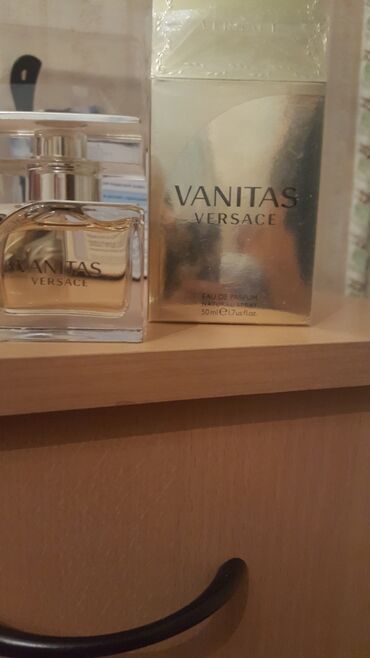 Ətriyyat: Versace Vanitas italyan ətri. 50ml. parfum sprey. Orijinal