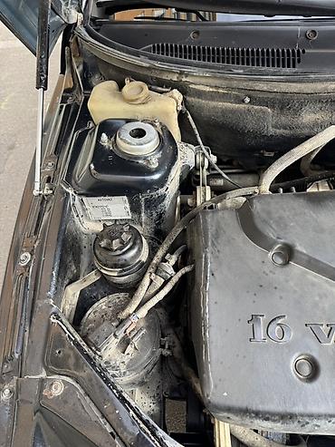 VAZ (LADA): Model: Lada 2112 (hatchback, 5 qapı) Rəng: qara (mat) Yanacaq: benzin — 11