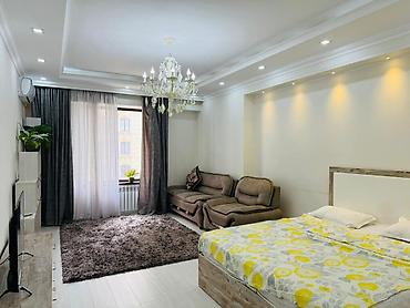 Посуточная аренда квартир: Светлая студия с балконом в современном жилом комплексе. Планировка и — 1