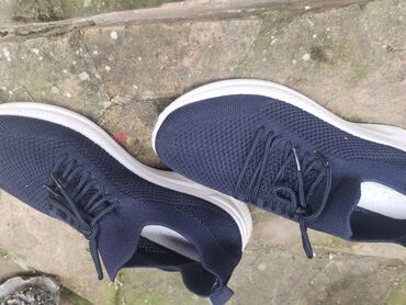 Women's Sneakers and athletic shoes: 38 — 9