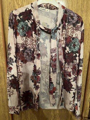 Köynək və bluzalar: Koftalar və Şalvarlar 36-38 (S/M)razmer, hər biri 5 manat Ünvan: 8-ci — 8