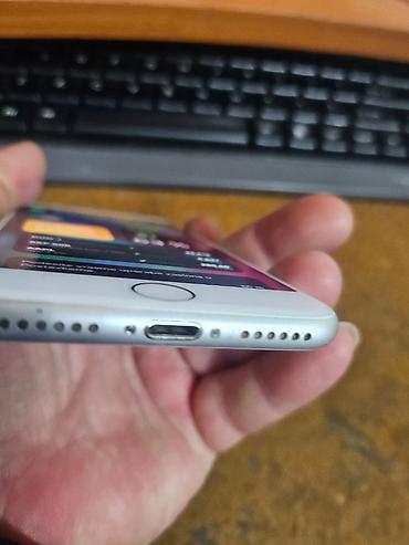 Apple iPhone: Apple iPhone 7, srebrni jako dobro ocuvan kao nov128 gbmemorija- 73% — 12