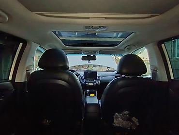 Hyundai: Hyundai ix35: 2 l | 2010 il Krossover — 17