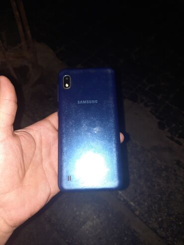 ses ucaldan: Samsung Galaxy A10, rəng - Göy