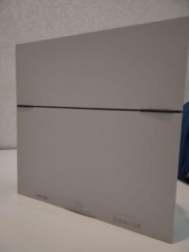PS4 (Sony Playstation 4): Sony PlayStation 4 (PS4) – Glacier White - Konzola PS4 u beloj — 5