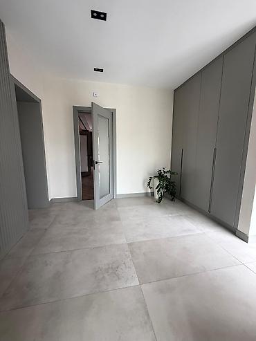 Долгосрочная аренда домов: 360 м², 4 комнаты — 8