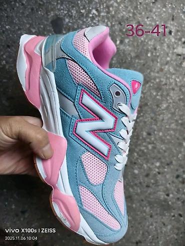 Patike: New balance
A KLASA
Cena 4000din
Brojevi od 36 do 46 — 7