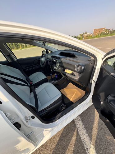 Toyota: Toyota Prius: 1.5 l | 2019 il Hetçbek — 9