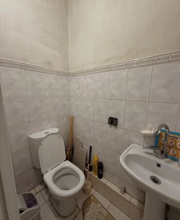 Продажа квартир: 3 комнаты, 63 м², 105 серия, 4 этаж, Старый ремонт at lalafo.kg — 10 Продажа квартир: 3 комнаты, 63 м², 105 серия, 4 этаж, Старый ремонт — 10