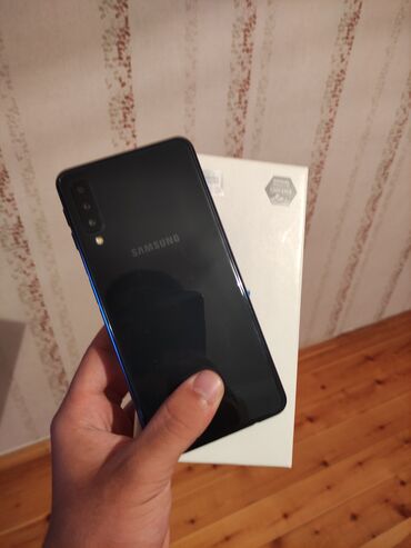фотоаппарат samsung в Азербайджан | Фотоаппараты: Samsung Galaxy A7 2018 | 64 ГБ цвет - Черный | Сенсорный, Отпечаток пальца, Две SIM карты
