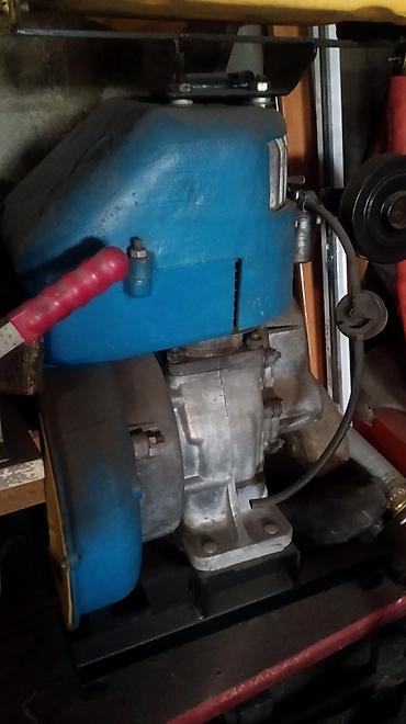 Электродвигатели: Бензиновый одноцилиндровый стационарный мотор СССР с ременным шкивом — 9