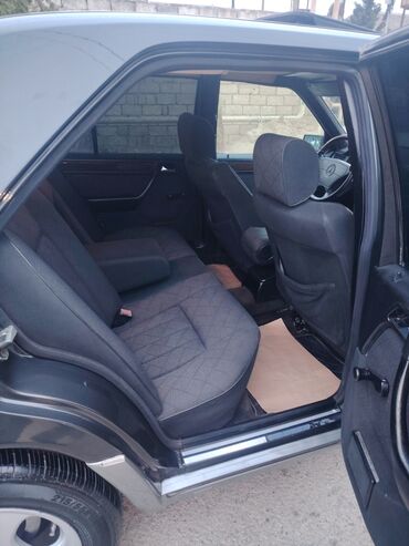 Mercedes-Benz: Mercedes-Benz W124: 3 l | 1994 il Sedan — 14