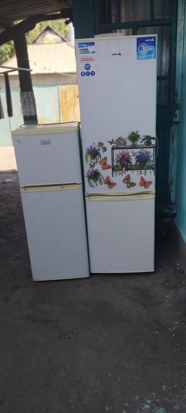 Другая бытовая техника: Продаю два рабочих холодильника в хорошем состоянии один меньше другой at lalafo.kg Другая бытовая техника: Продаю два рабочих холодильника в хорошем состоянии один меньше другой