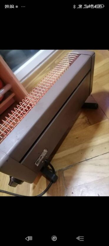 Kaloriferi: Grejalica kvarcna manja. LABA 2000 w ispravna . 

Mirjevo — 8