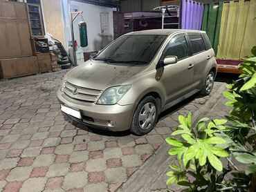 Toyota: Toyota ist: 2002 г., 1.5 л, Автомат, Бензин, Хэтчбэк