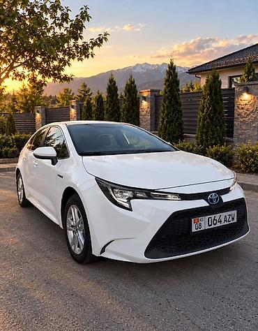 avalon 2017: Toyota Levin: 2021 г., 1.8 л, Вариатор, Гибрид, Седан — 1