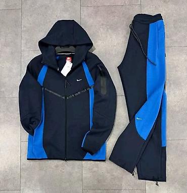 robin jakne: Muska Komplet Trenerka 
Cena: 4250 dinara
Velicine: S,M,L,XL,XXL
PM✨ — 1