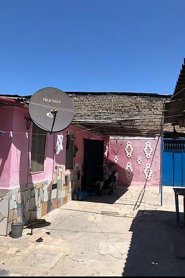 keşle ev: Keşlə qəs. 4 otaqlı, 5 kv. m, Kredit yoxdur, Orta təmir — 4