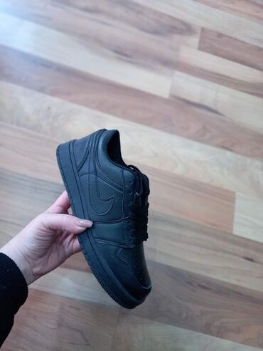 Women's Sneakers and athletic shoes: 41 — 24