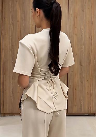 Kompleti: ✅Dvonodelni ženski komplet – top i pantalone
✅3200 — 14