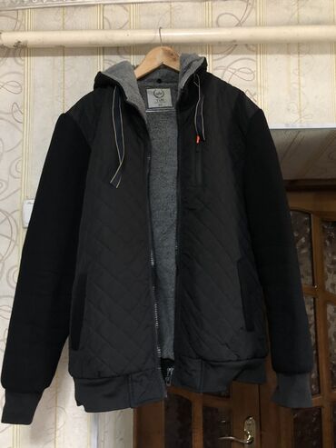 зимние мужские толстовки: Продаю мужскую куртку зимнюю с начесом Размер 52-54 Состояние