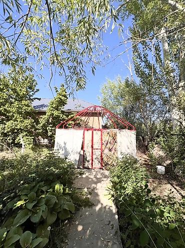 комнаты иссык: 6 комнат и более, 200 м², 7 соток, Сары-Ой, Собственник — 10