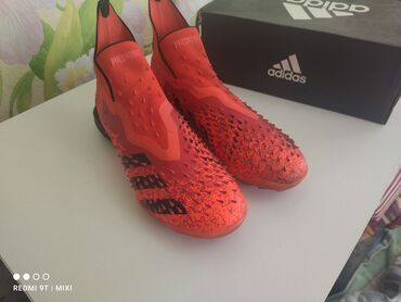 детские спортивный купальник: Adidas predator freak. Надевал один раз. Качество хорошее, ни один шип