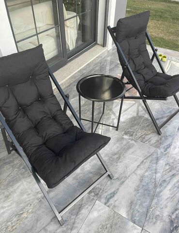 Bağ kresloları: Həm şezlonqlar həm də sehpa qatlana bilir, komfortludur, bağ evi — 2