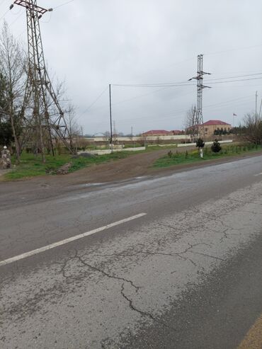 Həyət evləri və villaların satışı: Ünvan: Yevlax Şəhəri Yola Yaxın Miqrasiyanın Arxa Tərəfi Heydər Əliyev — 23