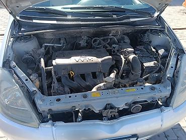 vaz 2109: Toyota Yaris: 2001 г., 1.3 л, Автомат, Бензин, Хэтчбэк — 7