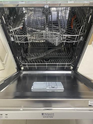 note 60: Hotpoint Ariston qabyuyan maşın - Tam ölçülü, quraşdırılan model - — 2